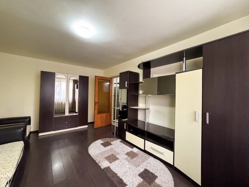 Berceni, Gradistea. Garsoniera Decomandata 33mp. Bloc Reabilitat.